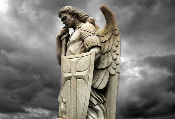 Saint-Michael-statue